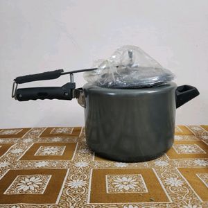 New 5 Litres Pressure Cooker