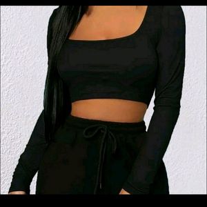 Black 🖤 Crop Top