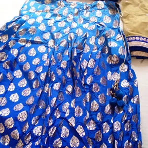 I want to selling  ghagra choli No  bargaining