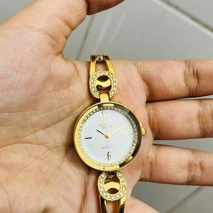 Golden Diamond Watch With Cell