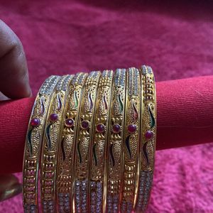 GOLD COLOUR SIDE 8  BANGLES