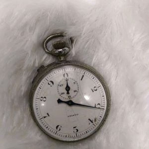 1965 Timeless Elegance: Vintage Hand Timer Clock