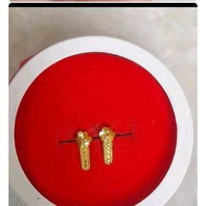 (2)🪙18 Carat Real Gold Studs