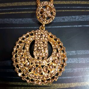 Jewellery Golden Set With Free Gajra Scrunchie