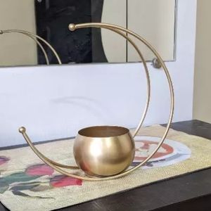 Metal Design Vase with Gold Finish