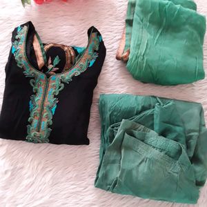 Women Black & Green Embroidery Selwar Set