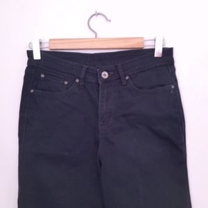 Casual Straight Cut Jean (Women)