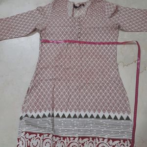 Rangmanch Maroon & White Straight Kurti