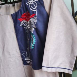 Women's Kurta Embroided