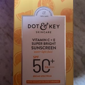 Dot & key Vitamin C+ E SUPER BRIGHT SUNSCREEN