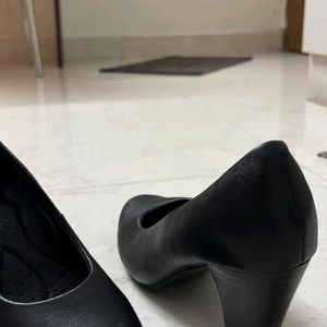 Black Formal Pumps