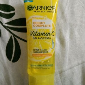 Garnier Bright Complete Face Wash