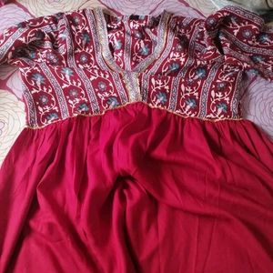 TRENDING KURTI (Not For 99rs It's 580rs)