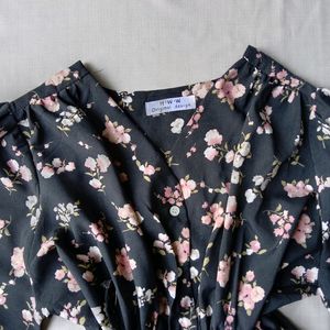 New Cute Floral Top