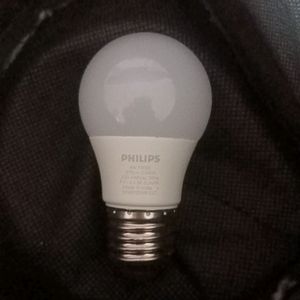 Philips Led 4W bulb with e27 base- warm light