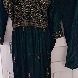 Women Festive Velvet Suit