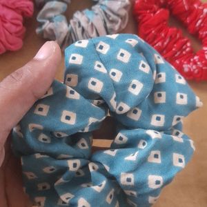 Set Of 5 Hair Scrunchies in Coins