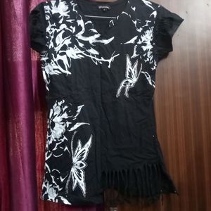 Black tshirt with Half Front Cut