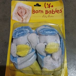 Duck shape baby booties