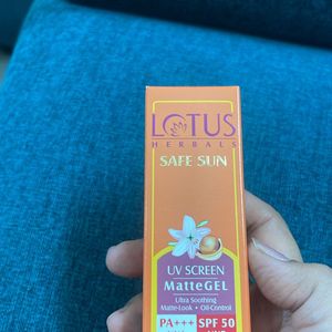 Lotus Herbals Mattegel Sunscreen