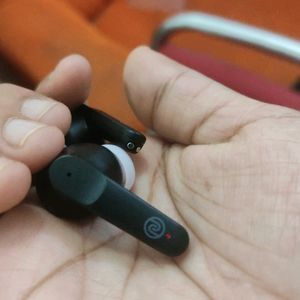 BRAND NEW NOISE EARBUDS 45 Hours Playtime