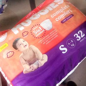 Huggies Diapers 4-8 Kg (32 Pants)