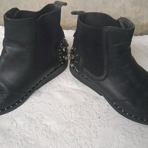 Black Boot