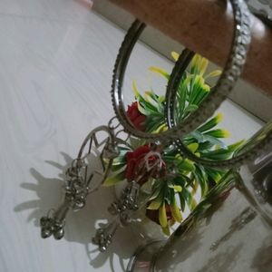 Girlish Bangles