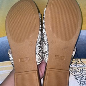 New brand Printed footwear not used