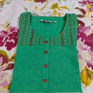 Avaasa Handloom Kurti