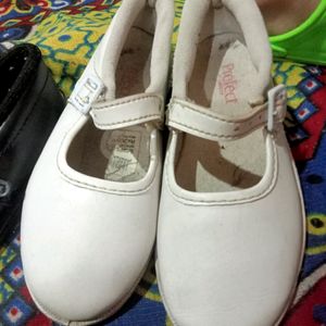 Kids School Shoe White At 99rs Or 700coins