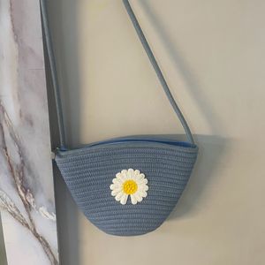 Straw Sling With Flower