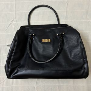 Oriflame Black Travel Bag for Woman