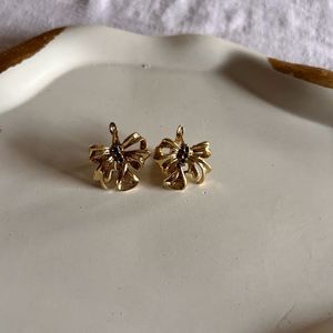 Trendy Bow Clip Ear Stud