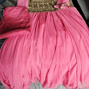 Pink Gown. Used Only 3 Time. Shadi M Use Kiya H Bs