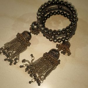 Pair Of Earring And Bracelet