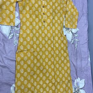 Kurta Set - GoSriki from Myntra