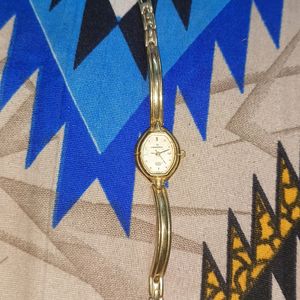 Maxima Golden Watch