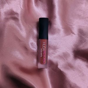 Huda Beauty Liquid Matte Lipstick