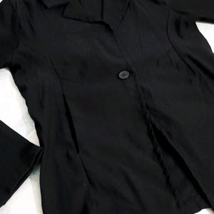 Light Wait Blezer Type Jacket For Women ☺️