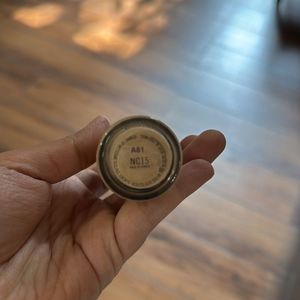 Mac Studio Fix Foundation Shade NC15