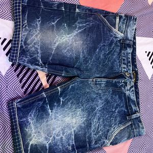 short denim jeans