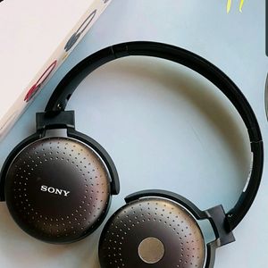 Sony  Headphone + Powerbank