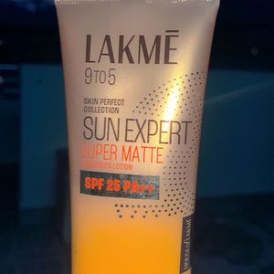 Lakme 9to5  Sunscreen