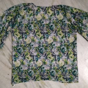 Trendy Floral Top