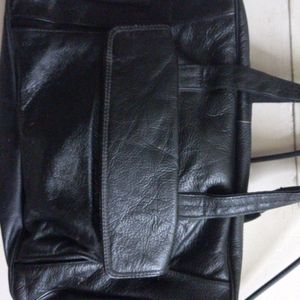 EXECUTIVE LEATHER SHOULDER BAG TOP CONDITION