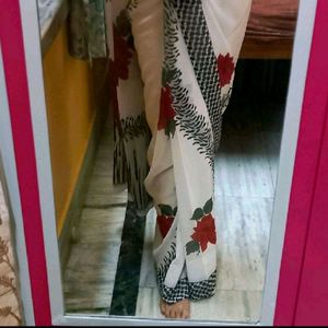 white floral print saree