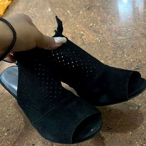 MARC LOIRE BRANDED BLACK HEELS FOR WOMEN