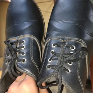 Black School Shoes Size 8No.