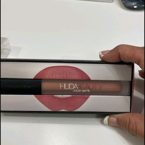 Huda Beauty Liquid Mat Lipstick